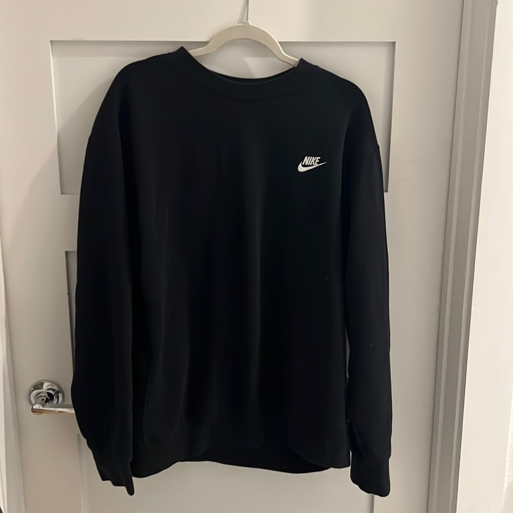 Black nike crewneck